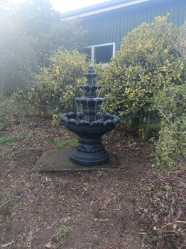 TIERED BOWLS WATER FOUNTAIN